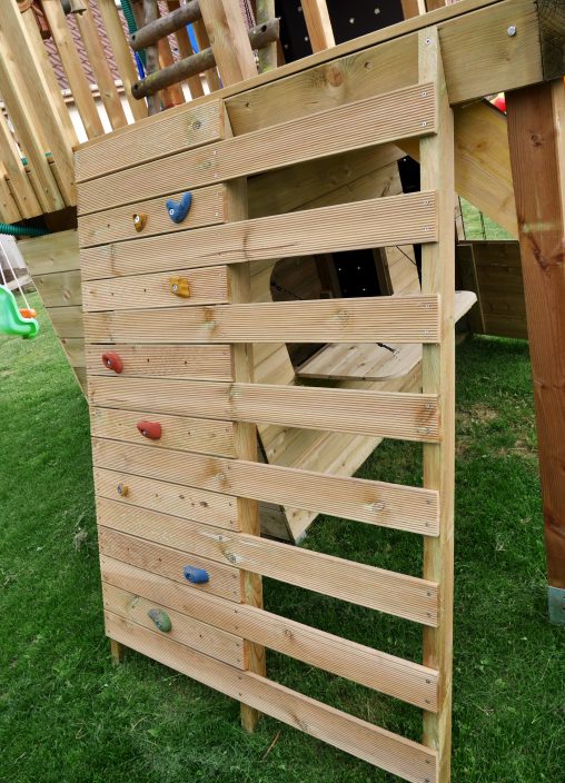 DIY children's playground: the easy way laddder and climbing wall. Free 3D SketchUp model available!