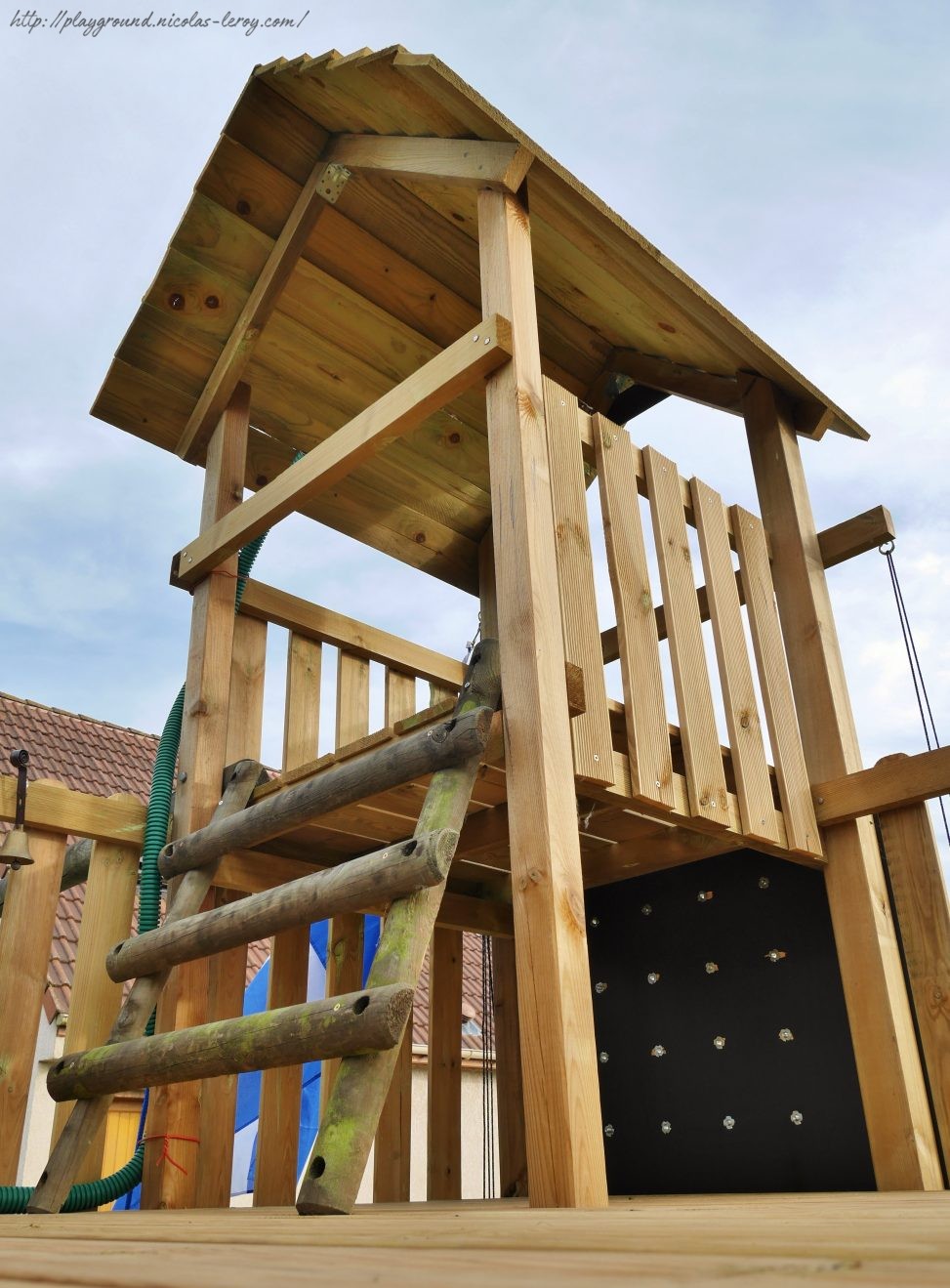 DIY children's playground: the upper deck. Free 3D SketchUp model available!